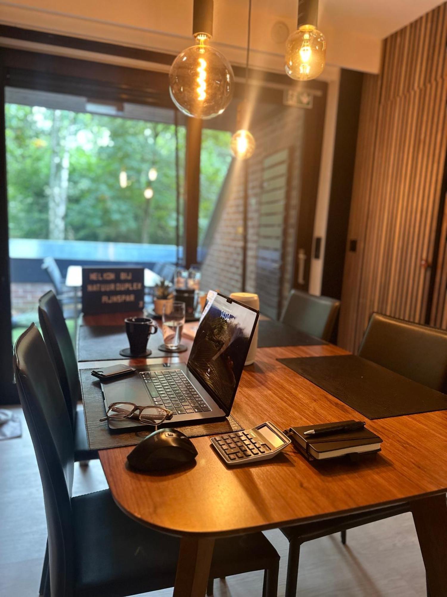 Forest - Family - Hikers - Digital Nomads - Hs Wifi - Houthalen, Genk, Fijnspar 108 Apartment *