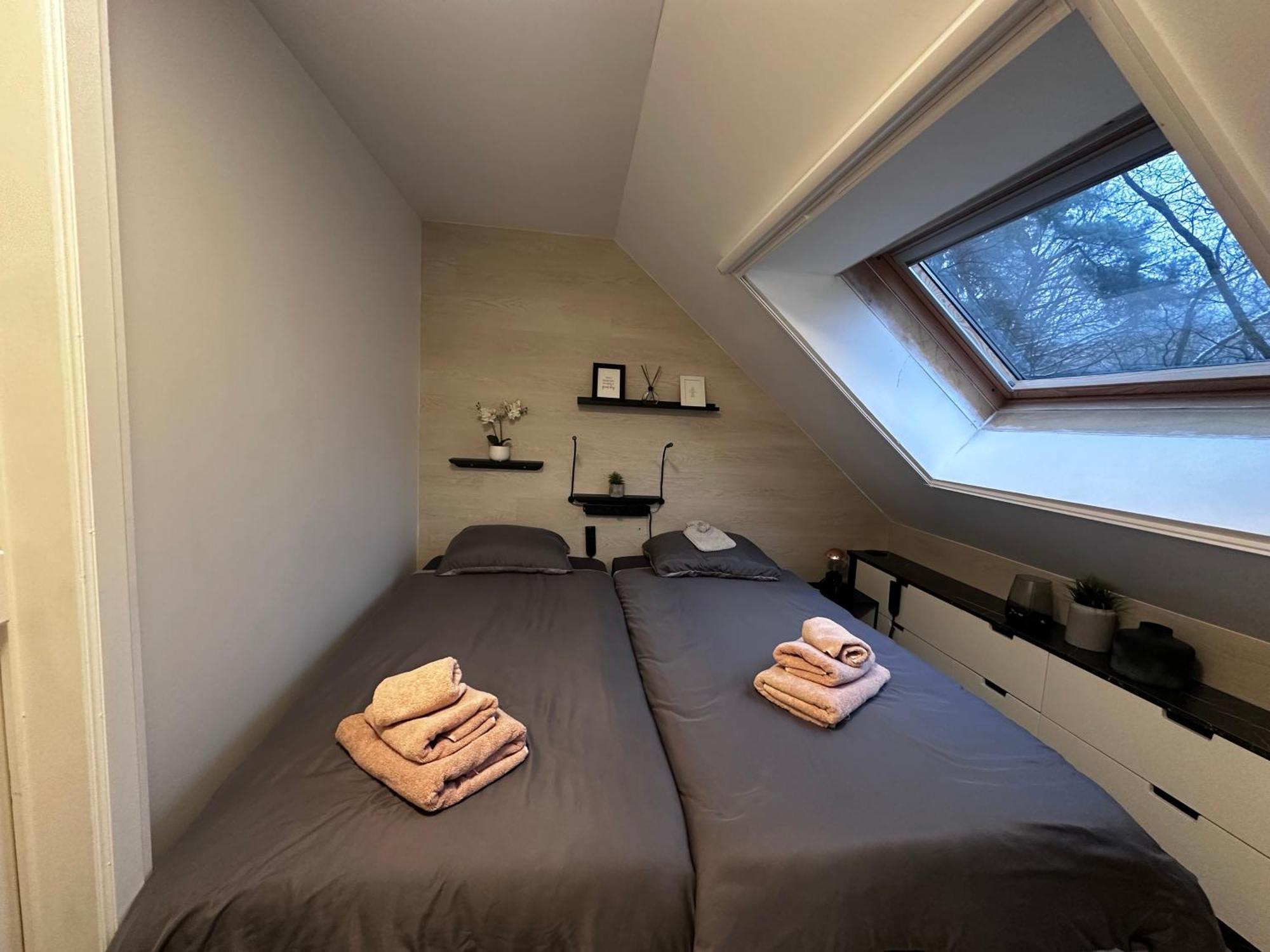 Forest - Family - Hikers - Digital Nomads - Hs Wifi - Houthalen, Genk, Fijnspar 108 Apartment *